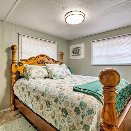 Cabin With Fire Pit, Walk To Steinhatchee River! Extérieur photo