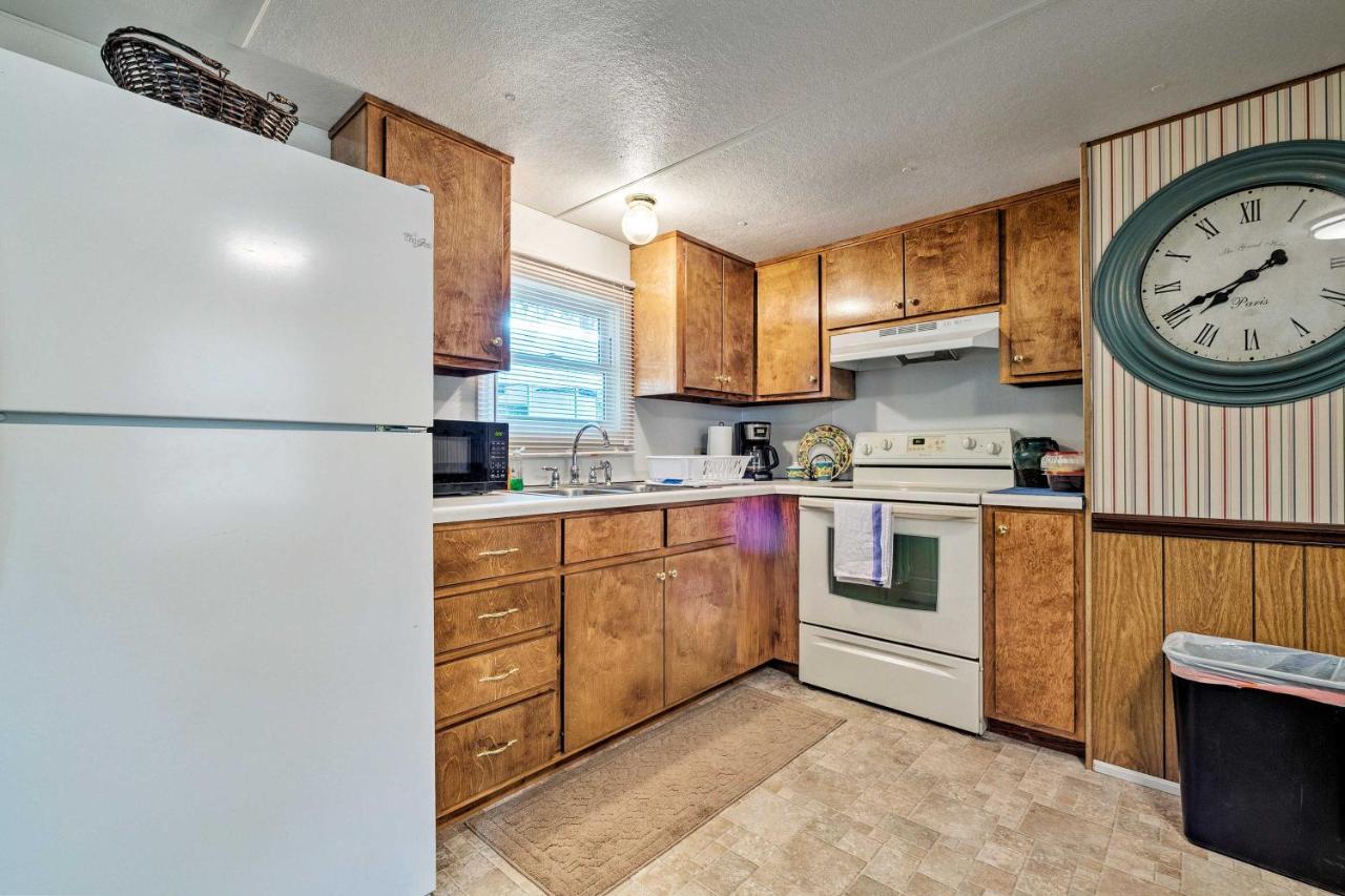 Cabin With Fire Pit, Walk To Steinhatchee River! Extérieur photo