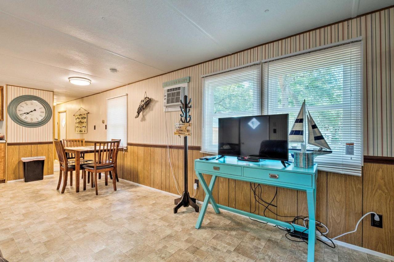 Cabin With Fire Pit, Walk To Steinhatchee River! Extérieur photo