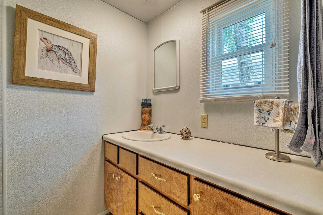 Cabin With Fire Pit, Walk To Steinhatchee River! Extérieur photo